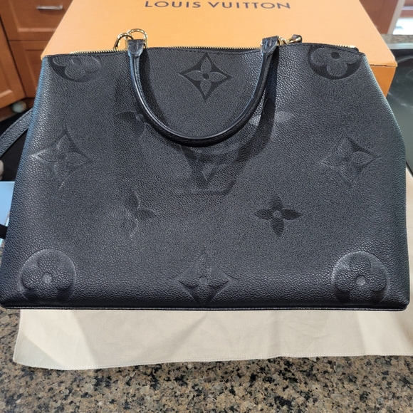 Louis Vuitton Grand Palais mm - Picture 2 of 9